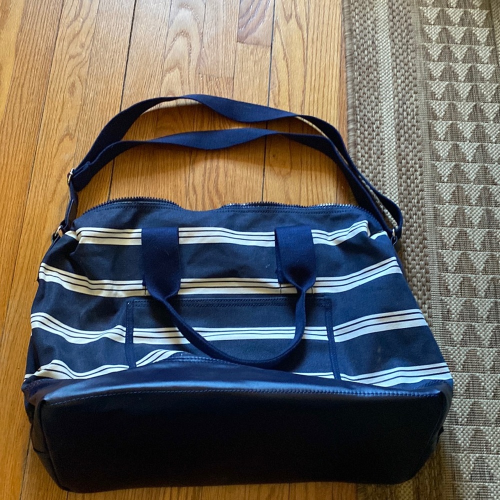 Lands end weekend tote bag